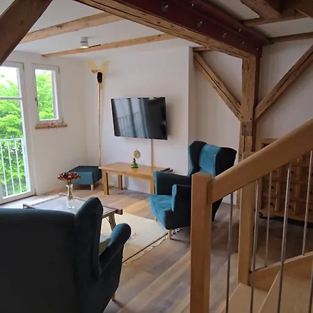 Historischer Pferdestall Im Zentrum Von Weissenburg Mit 2 Parkplaetzen, Terrasse Und Balkon