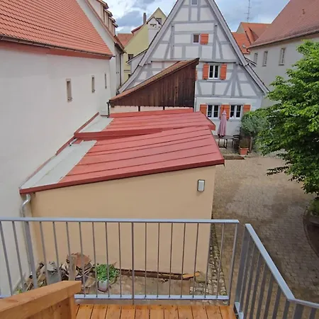 Historischer Pferdestall Im Zentrum Von Weissenburg Mit 2 Parkplaetzen, Terrasse Und Balkon Apartmán *