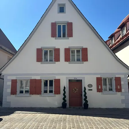Historischer Pferdestall Im Zentrum Von Weißenburg Mit 2 Parkplätzen, Terrasse Und Balkon *