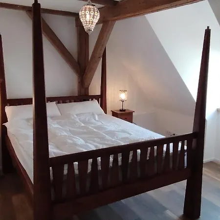 Historischer Pferdestall Im Zentrum Von Weissenburg Mit 2 Parkplaetzen, Terrasse Und Balkon