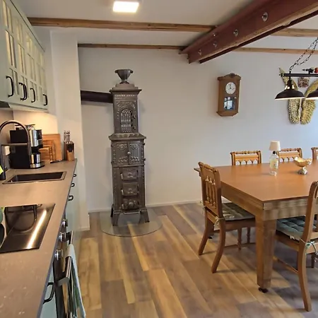 Historischer Pferdestall Im Zentrum Von Weissenburg Mit 2 Parkplaetzen, Terrasse Und Balkon
