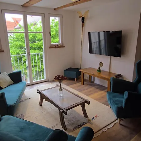 Historischer Pferdestall Im Zentrum Von Weißenburg Mit 2 Parkplätzen, Terrasse Und Balkon