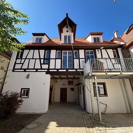 Apartmán Historischer Pferdestall Im Zentrum Von Weissenburg Mit 2 Parkplaetzen, Terrasse Und Balkon *
