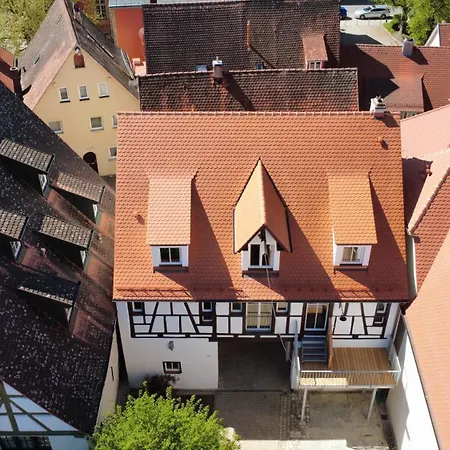 Historischer Pferdestall Im Zentrum Von Weissenburg Mit 2 Parkplaetzen, Terrasse Und Balkon * Weißenburg in Bayern