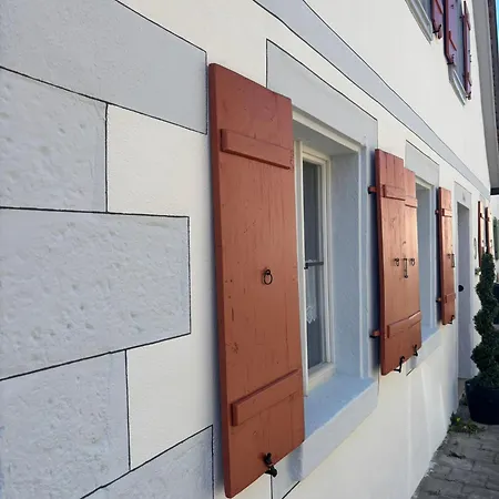 Historischer Pferdestall Im Zentrum Von Weissenburg Mit 2 Parkplaetzen, Terrasse Und Balkon *